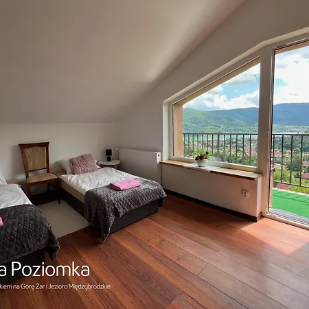 Poziomka Z Tarasem I Widokiem Na Gore Zar I Jezioro Miedzybrodzkie *