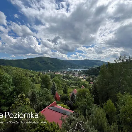 Poziomka Z Tarasem I Widokiem Na Gore Zar I Jezioro Miedzybrodzkie