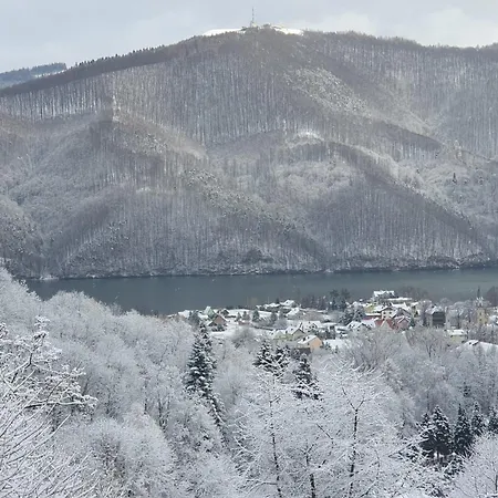 Poziomka Z Tarasem I Widokiem Na Gore Zar I Jezioro Miedzybrodzkie *